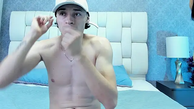 nicollandjhon online show from November 28, 2:45 am