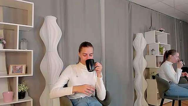 ElaineRothwell online show from October 9, 9:32 am