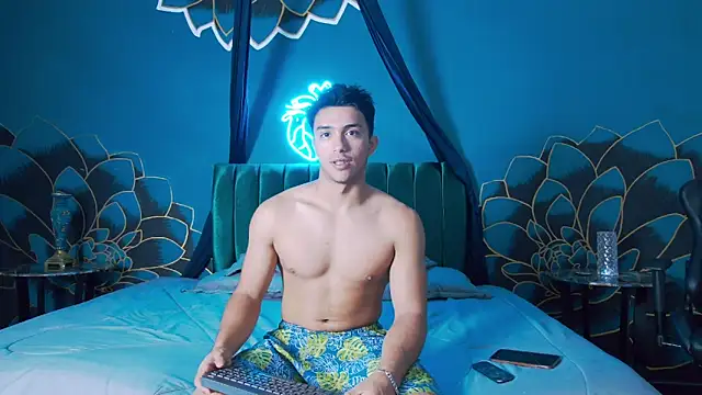 Snapshot of Stefano_Calle chatting on November 6, 12:31 pm Stefano Calle online show from November 6, 12:31 pm