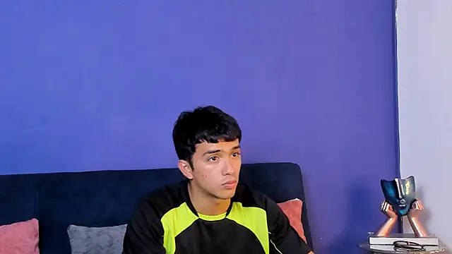 Snapshot of Stefano_Calle chatting on December 1, 8:10 pm Stefano Calle online show from December 1, 8:10 pm