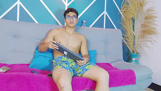 Snapshot of Stefano_Calle chatting on November 19, 12:16 pm Stefano Calle online show from November 19, 12:16 pm