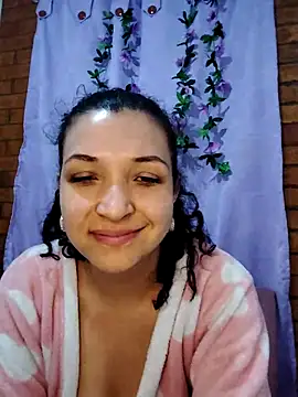 Snapshot of Miacollins12 chatting on October 14, 6:47 am Miacollins12 online show from October 14, 6:47 am