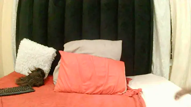 pearlxx20 online show from February 23, 7:36 pm