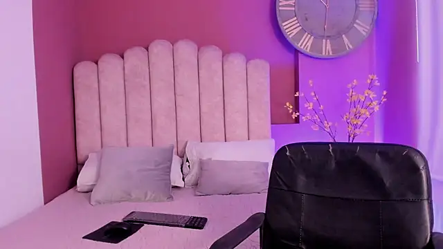 Miaa Adams  online show from January 15, 7:39 pm