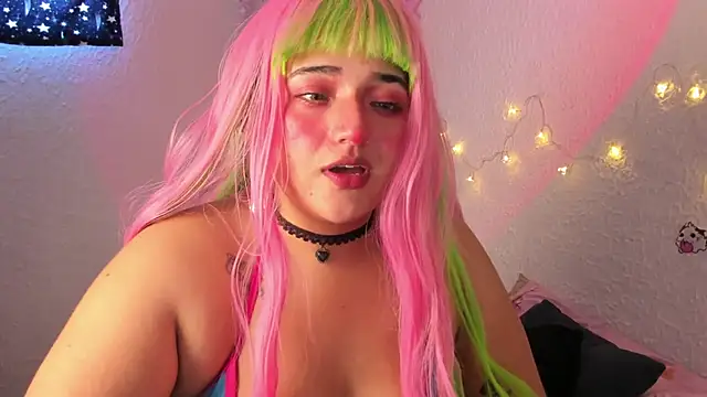 Emilycollei online show from October 9, 3:45 pm