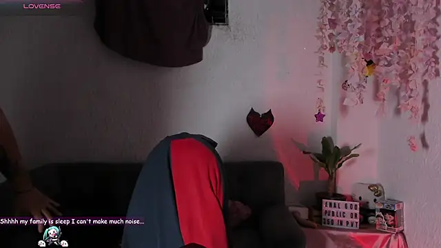 Emilycollei online show from January 13, 12:25 am