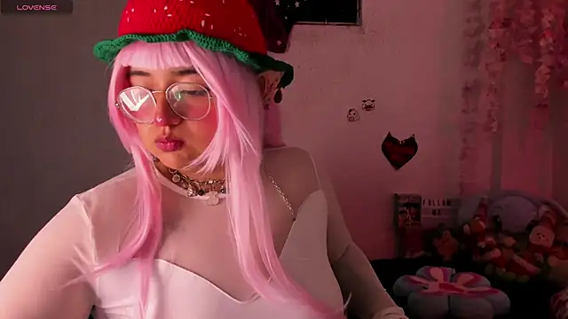 Emilycollei online show from December 3, 4:46 am