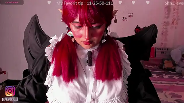 Emilycollei online show from November 11, 3:12 am