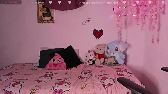 Emilycollei online show from November 2, 4:06 am