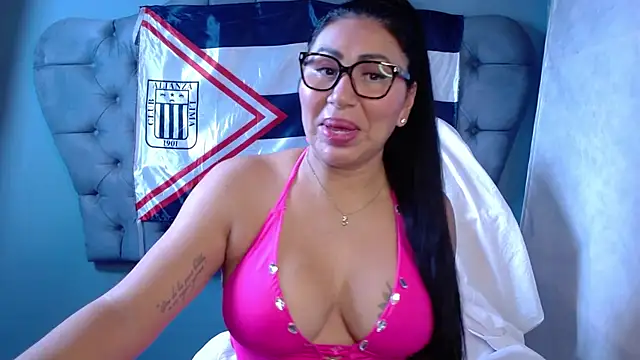 Snapshot of miss_ivana chatting on March 1, 4:34 am miss ivana online show from March 1, 4:34 am