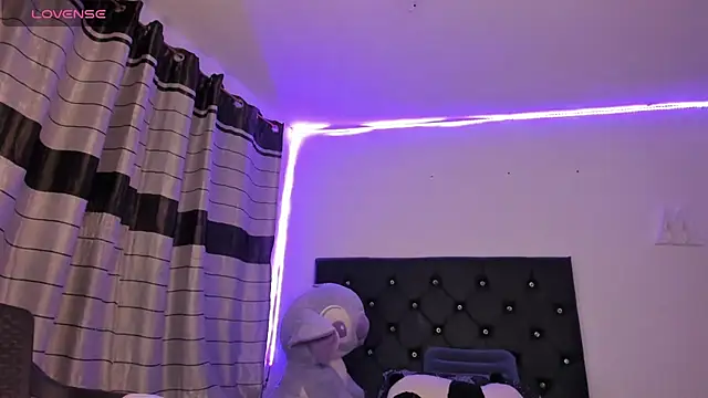 ailen aria online show from December 3, 2:16 pm