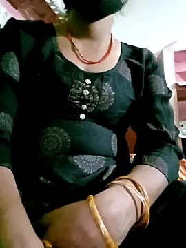 Snapshot of Sexy_Riya_Bhabhi chatting on November 2, 6:24 pm Sexy Riya Bhabhi online show from November 2, 6:24 pm