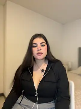 Isabella LaRue online show from April 9, 2:13 am