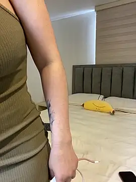 Isabella LaRue online show from February 4, 8:48 pm