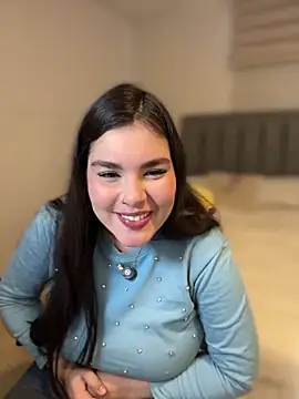 Isabella LaRue online show from February 12, 8:30 pm