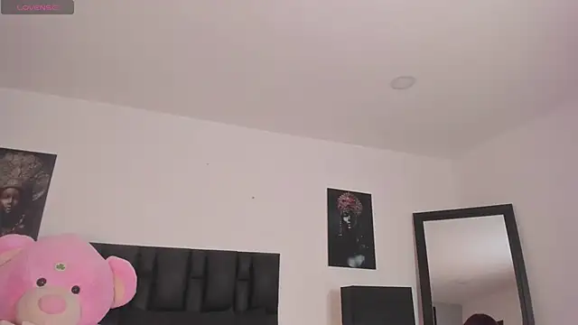 SaradaParker online show from April 1, 4:37 pm