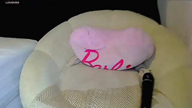 Horny beautyyy online show from April 3, 5:19 pm