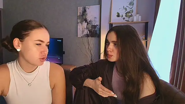 MayaGlow online show from November 26, 7:41 am