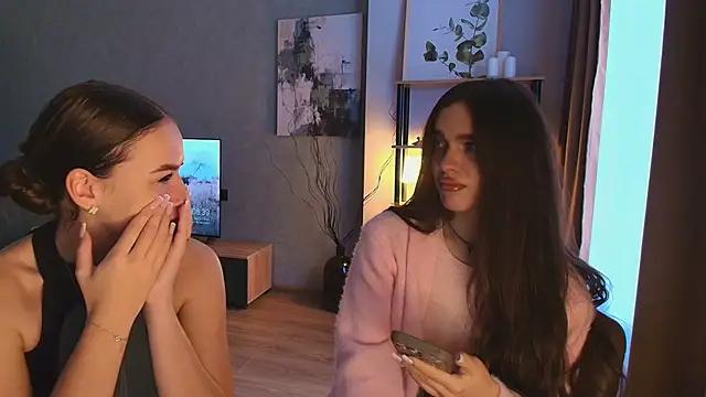 MayaGlow online show from November 27, 5:41 am