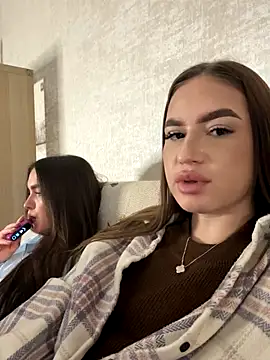 MayaGlow online show from October 26, 5:19 am