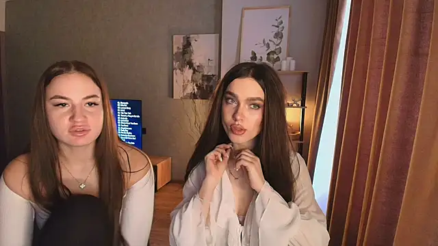 MayaGlow online show from December 1, 5:30 am