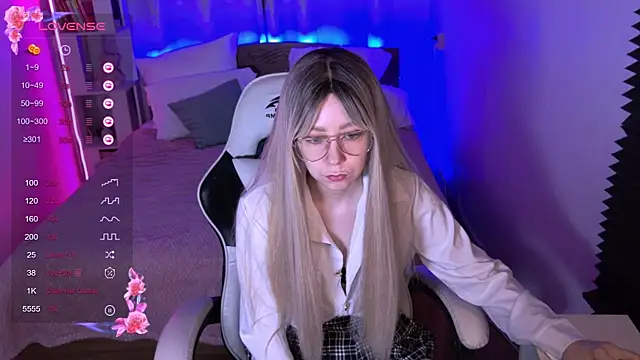 sofiisun online show from November 12, 2:04 am