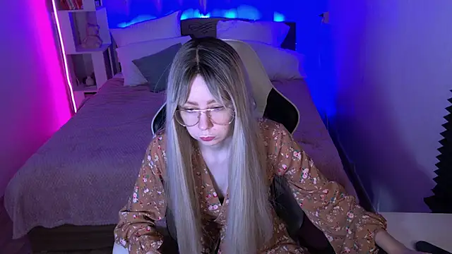 Snapshot of sofiisun chatting on November 4, 2:04 am sofiisun online show from November 4, 2:04 am