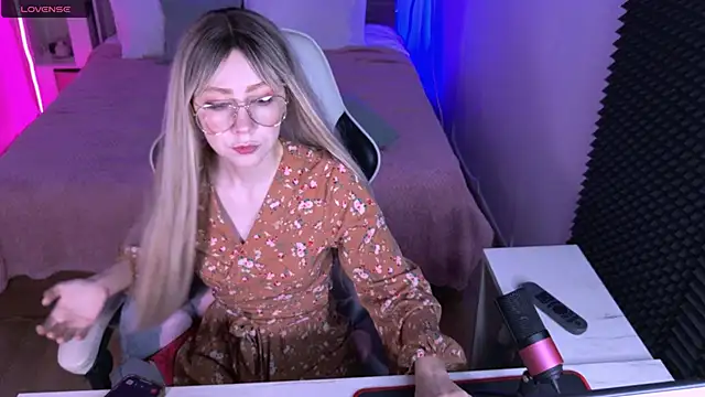 sofiisun online show from October 8, 7:54 am