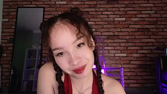 Snapshot of saya_li1 chatting on November 9, 10:03 pm saya li1 online show from November 9, 10:03 pm