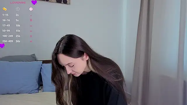 Snapshot of SylviaHamilton chatting on October 18, 7:21 am SylviaHamilton online show from October 18, 7:21 am