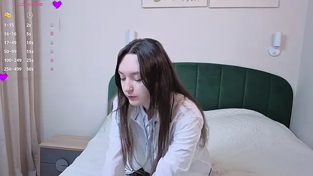 SylviaHamilton online show from November 5, 6:22 pm