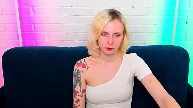 LikiLips online show from April 24, 8:38 am