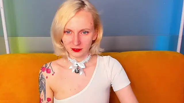 LikiLips online show from February 5, 1:01 am