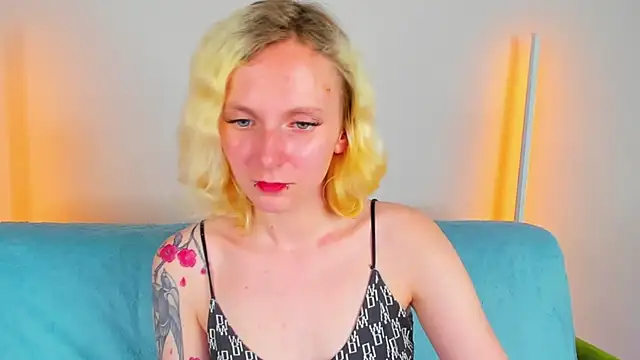LikiLips online show from June 15, 2:01 am