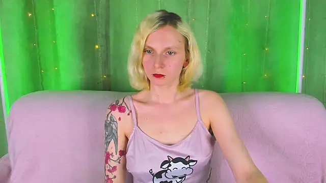 LikiLips online show from April 18, 8:27 am