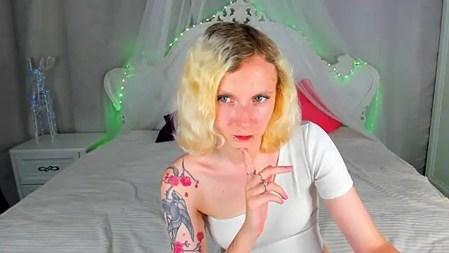 LikiLips online show from June 25, 5:12 am