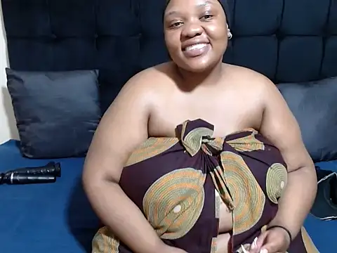 CaramelBootty online show from December 17, 6:02 pm