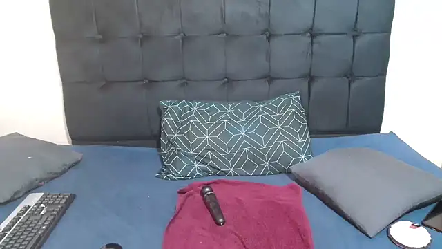 CaramelBootty online show from January 10, 3:35 am