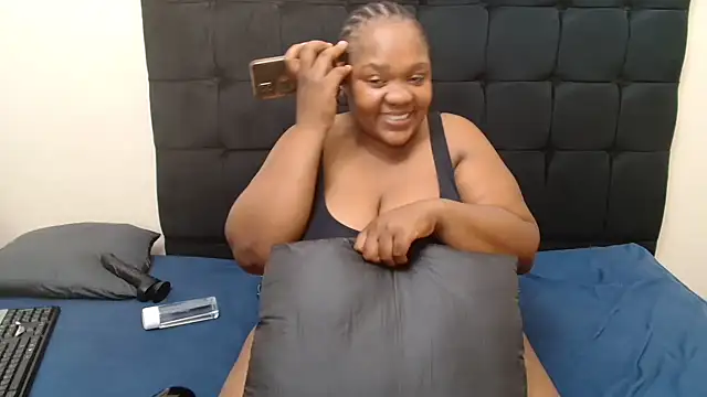 CaramelBootty online show from February 12, 4:51 pm