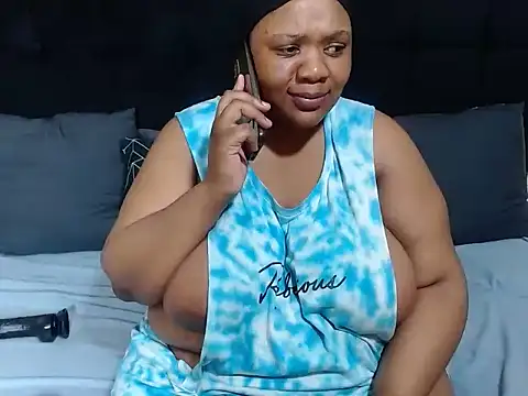 CaramelBootty online show from November 26, 6:19 pm