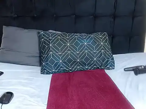 CaramelBootty online show from November 3, 10:24 pm