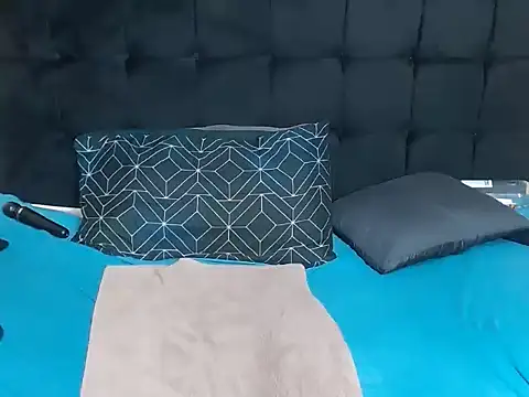 CaramelBootty online show from October 28, 4:13 am