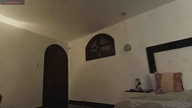 Rosee smith  online show from May 28, 2:41 am