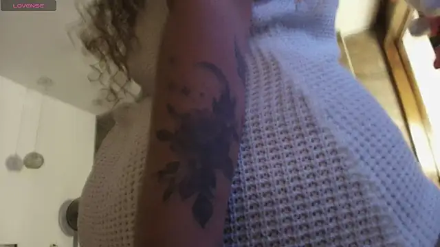 Rosee smith  online show from May 30, 2:29 am