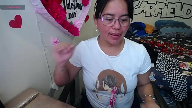 Miss  kendra  online show from June 17, 1:54 pm