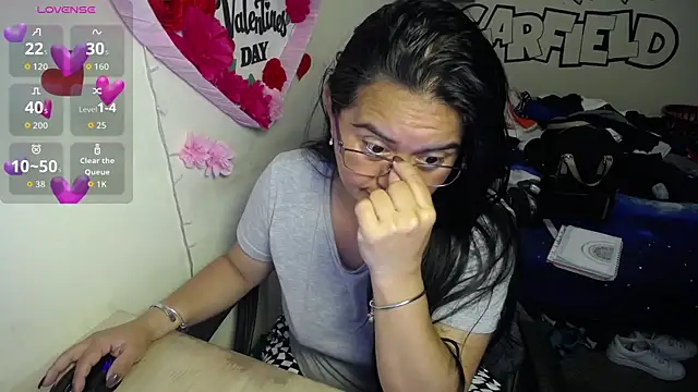 Miss  kendra  online show from April 3, 11:38 am