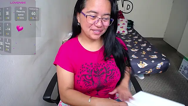 Miss  kendra  online show from January 11, 3:08 pm