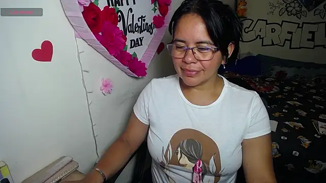 Miss  kendra  online show from June 17, 1:27 am