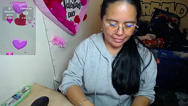 Miss  kendra  online show from March 28, 1:06 am