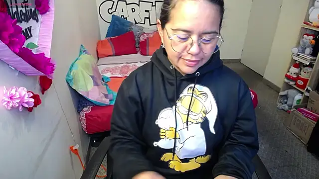 Miss  kendra  online show from February 12, 1:33 pm